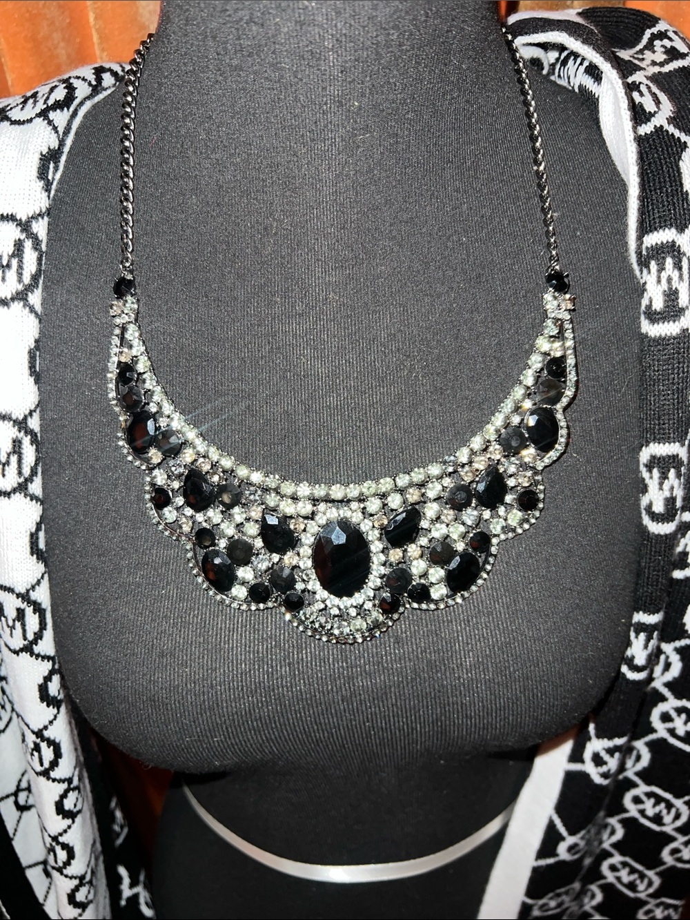 Elegant Black Crystal Statement Necklace - Women Jewelry